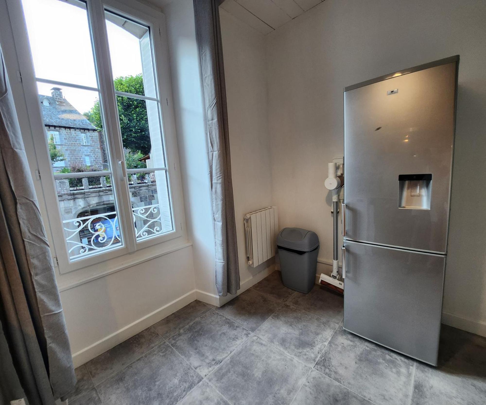 Chaleureux Appartement Refait A Neuf Vic-sur-Cère Екстериор снимка