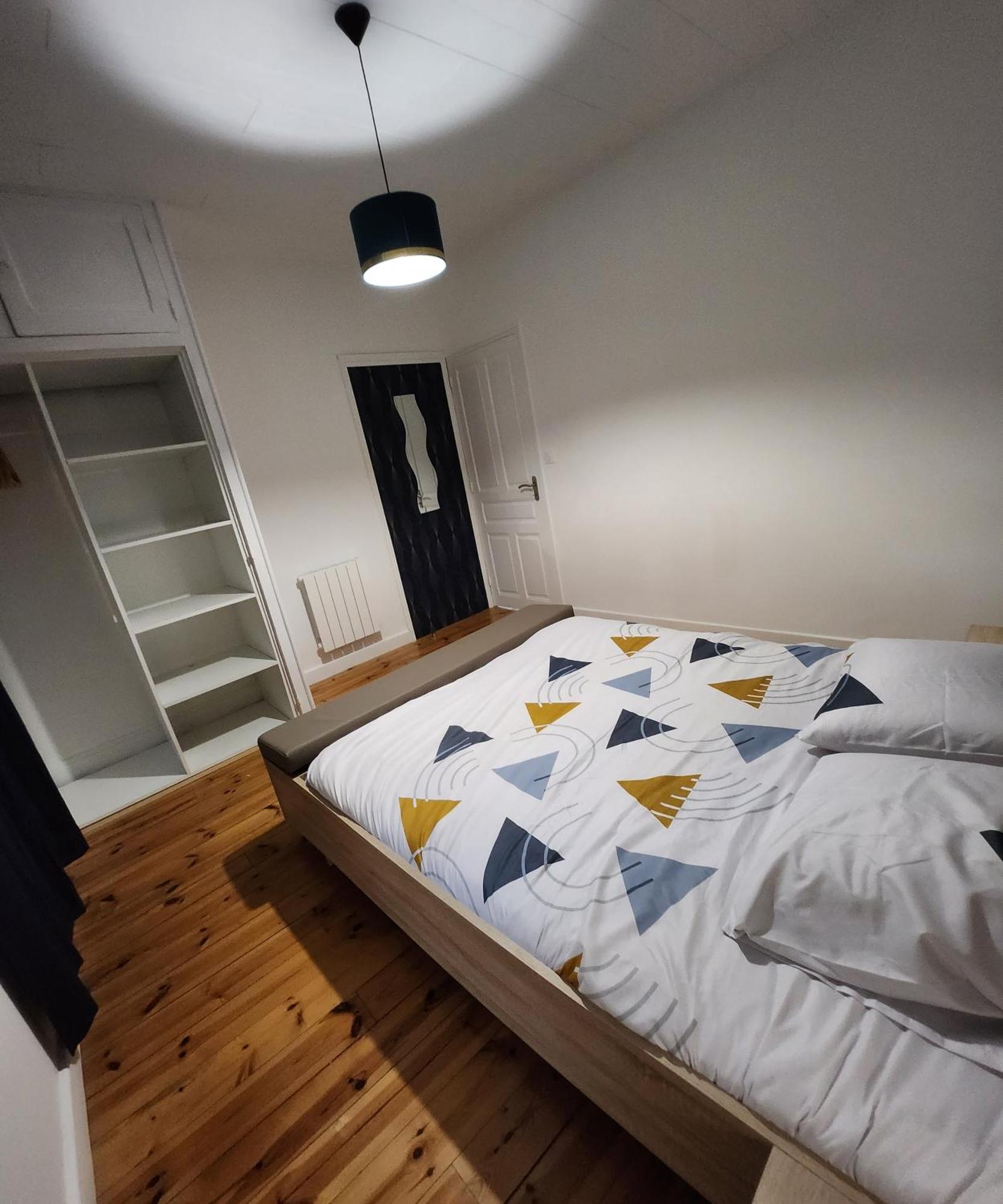 Chaleureux Appartement Refait A Neuf Vic-sur-Cère Екстериор снимка